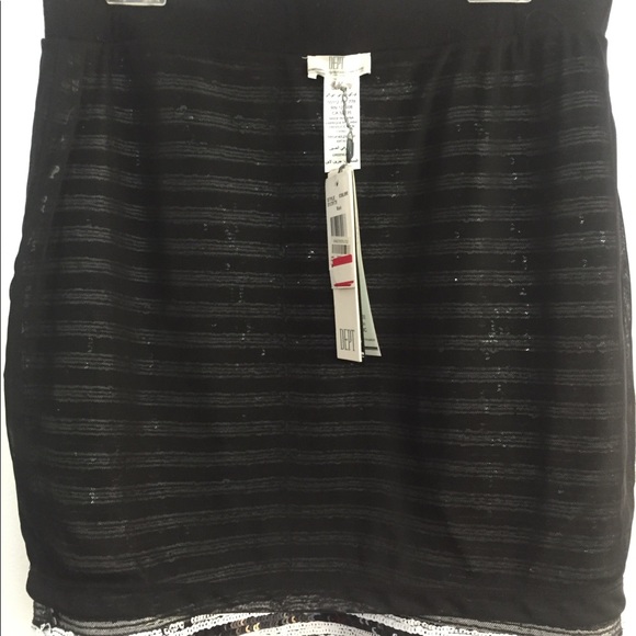 Lady Skirt - Picture 4 of 4